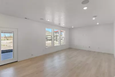 1692 W Rivergate Dr, Logan, UT 84321 - Photo 8