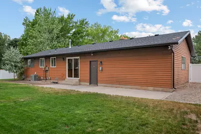 812 Stormy Creek Rd, Sandy, UT 84094 - Photo 4