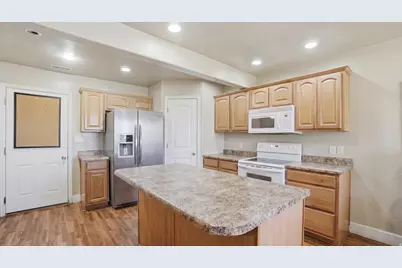 1279 N Cattail Dr, Spanish Fork, UT 84660 - Photo 8