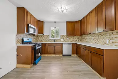 13235 S 2120 W, Riverton, UT 84065 - Photo 2