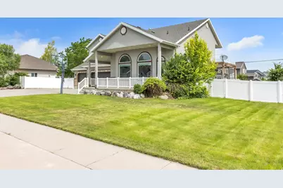 4676 Peak Dr, West Jordan, UT 84088 - Photo 2