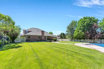 4966 W Old Oak Ln, Highland, UT 84003 - Photo 8
