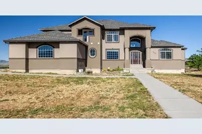 7223 N Estancia Ln #3, Smithfield, UT 84335 - Photo 2
