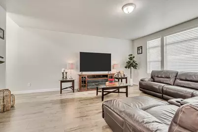 8136 S 5910 W, West Jordan, UT 84081 - Photo 4