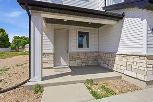 167 E 400 S, Smithfield, UT 84335 - Photo 2