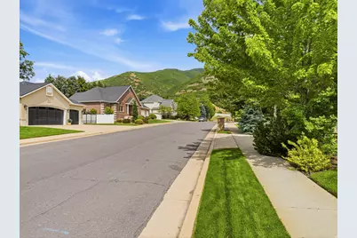 2808 E 3025 N, Layton, UT 84040 - Photo 18