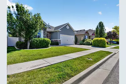 2335 W Field Stone Way S, Layton, UT 84041 - Photo 2