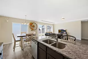 1121 W Honeycomb Dr, Grantsville, UT 84029 - Photo 6