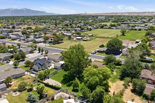 7454 W 3100 S, Magna, UT 84044 - Photo 32