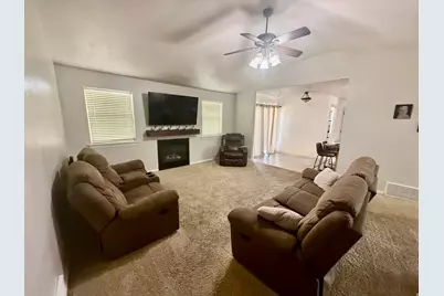 565 S 2400 W, Vernal, UT 84078 - Photo 10