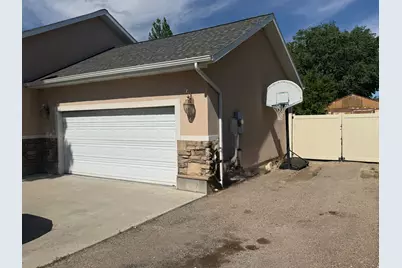 565 S 2400 W, Vernal, UT 84078 - Photo 4