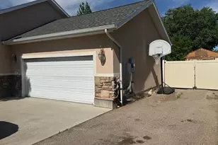 565 S 2400 W, Vernal, UT 84078 - Photo 4