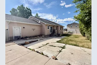 565 S 2400 W, Vernal, UT 84078 - Photo 30