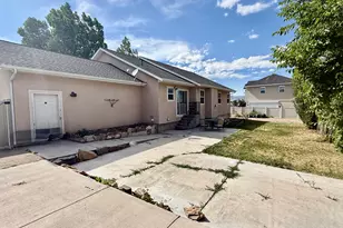 565 S 2400 W, Vernal, UT 84078 - Photo 30