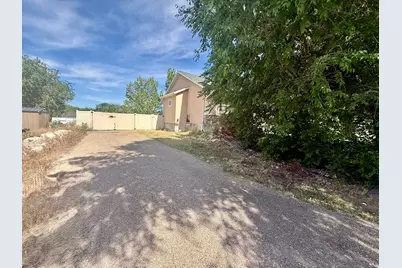 565 S 2400 W, Vernal, UT 84078 - Photo 2