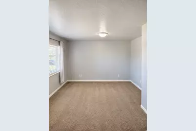 372 W 400 N, Vernal, UT 84078 - Photo 2