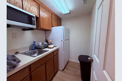 63 N 300 E #B, Provo, UT 84606 - Photo 8