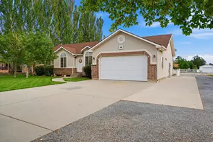 791 E Saddle Rd, Grantsville, UT 84029 - Photo 2
