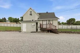 30 N 300 E, Hyrum, UT 84319 - Photo 18