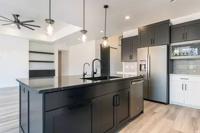 2095 S Franklin Dr, Washington, UT 84780 - Photo 14