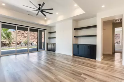 2095 S Franklin Dr, Washington, UT 84780 - Photo 8