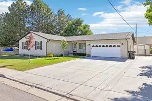 27 Deseret Cir, Grantsville, UT 84029 - Photo 2