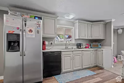 11259 S Crescent Park Cir #172, Sandy, UT 84070 - Photo 6