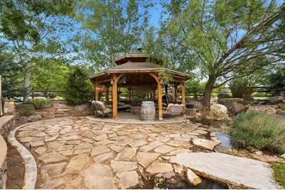 672 E Perry Holow Dr, Mapleton, UT 84664 - Photo 98