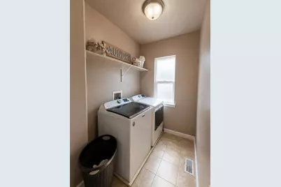 149 E Crescent Pine Ln, Sandy, UT 84070 - Photo 16