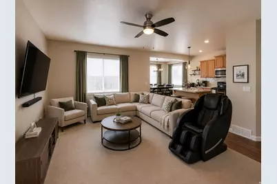 149 E Crescent Pine Ln, Sandy, UT 84070 - Photo 4