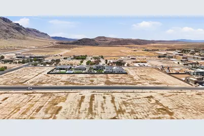 1297 W 4300 S #15, Hurricane, UT 84737 - Photo 2