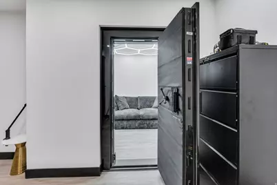 709 E 200 S, Centerville, UT 84014 - Photo 40