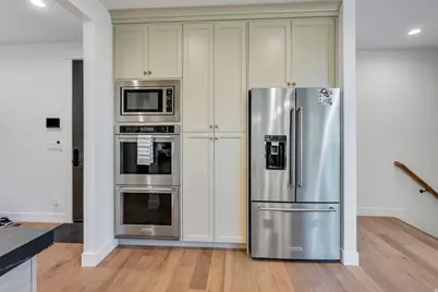709 E 200 S, Centerville, UT 84014 - Photo 10