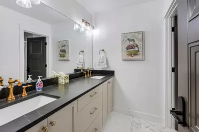 709 E 200 S, Centerville, UT 84014 - Photo 24