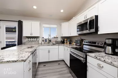 5277 S 3750 W, Roy, UT 84067 - Photo 14