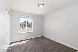 5277 S 3750 W, Roy, UT 84067 - Photo 16