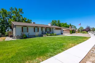 10446 S Weeping Willow Dr, Sandy, UT 84070 - Photo 2