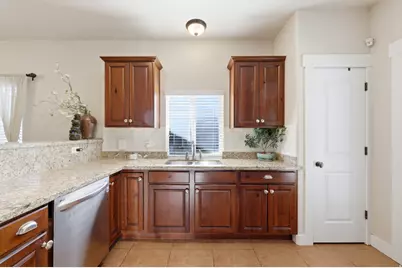 1094 E Quarry View Way Way S, Sandy, UT 84094 - Photo 12