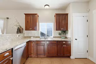 1094 E Quarry View Way Way S, Sandy, UT 84094 - Photo 12
