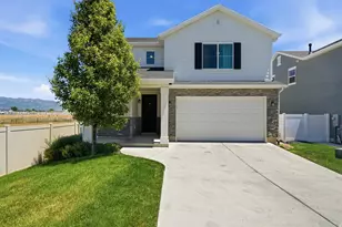 1706 W Parkview Dr, Syracuse, UT 84075 - Photo 2
