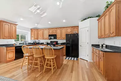 11493 N Flowering Plum Ln, Highland, UT 84003 - Photo 12