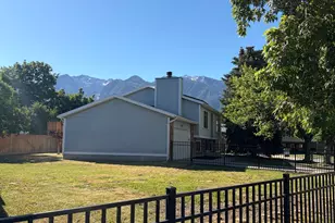 8957 S Powderhorn Ct E, Sandy, UT 84093 - Photo 4