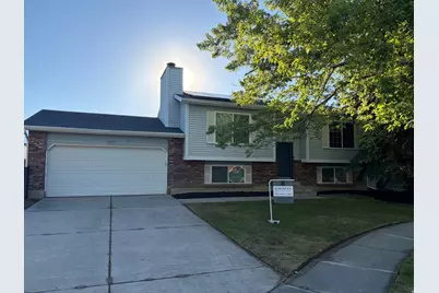 8957 S Powderhorn Ct E, Sandy, UT 84093 - Photo 1