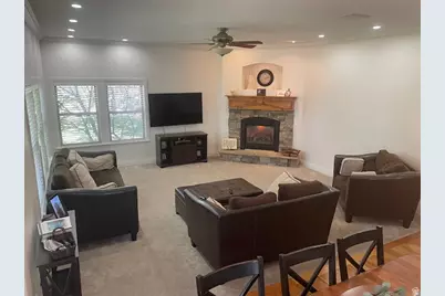 563 N Peregrine Cv, Layton, UT 84040 - Photo 4