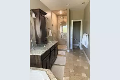 563 N Peregrine Cv, Layton, UT 84040 - Photo 14