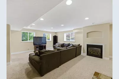 563 N Peregrine Cv, Layton, UT 84040 - Photo 30