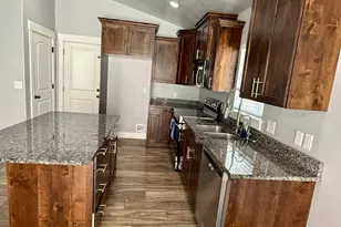 7081 N Hollow View Ct, Eagle Mountain, UT 84005 - Photo 6