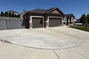 7081 N Hollow View Ct, Eagle Mountain, UT 84005 - Photo 28