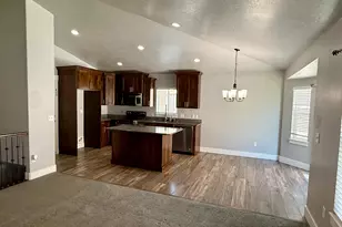 7081 N Hollow View Ct, Eagle Mountain, UT 84005 - Photo 2