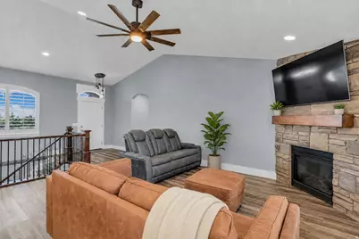 1644 E Arrowhead Ln, Erda, UT 84074 - Photo 4